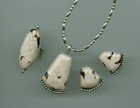 Roz Menton Peanut Wood Set